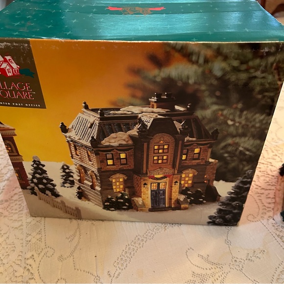 Village Square Lighted Post Office - Picture 7 of 10